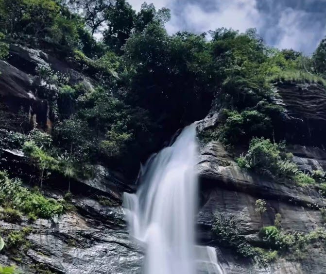 Njandirukki Waterfalls, Idukki, Kerala - Vushii.com Njandirukki Waterfalls, Idukki, Kerala - Vushii.com